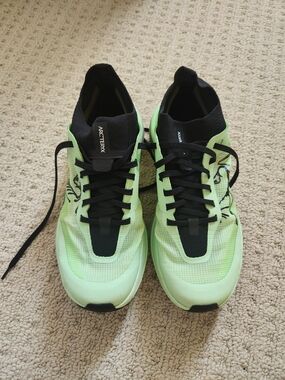 Arc'teryx Women's Sylvan Pro trail Runners